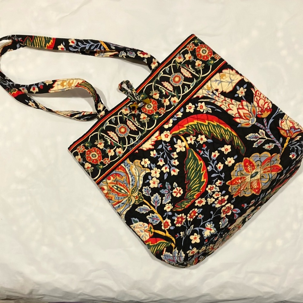 EUC Vera Bradley Versailles shoulder bag